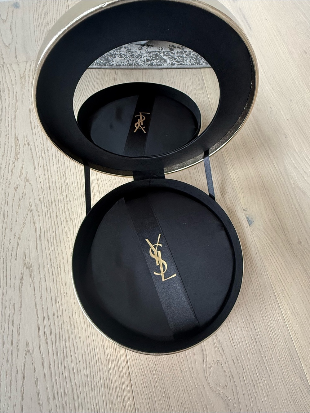 Saint Laurent make-up and jewelry box - Picture 4 of 5